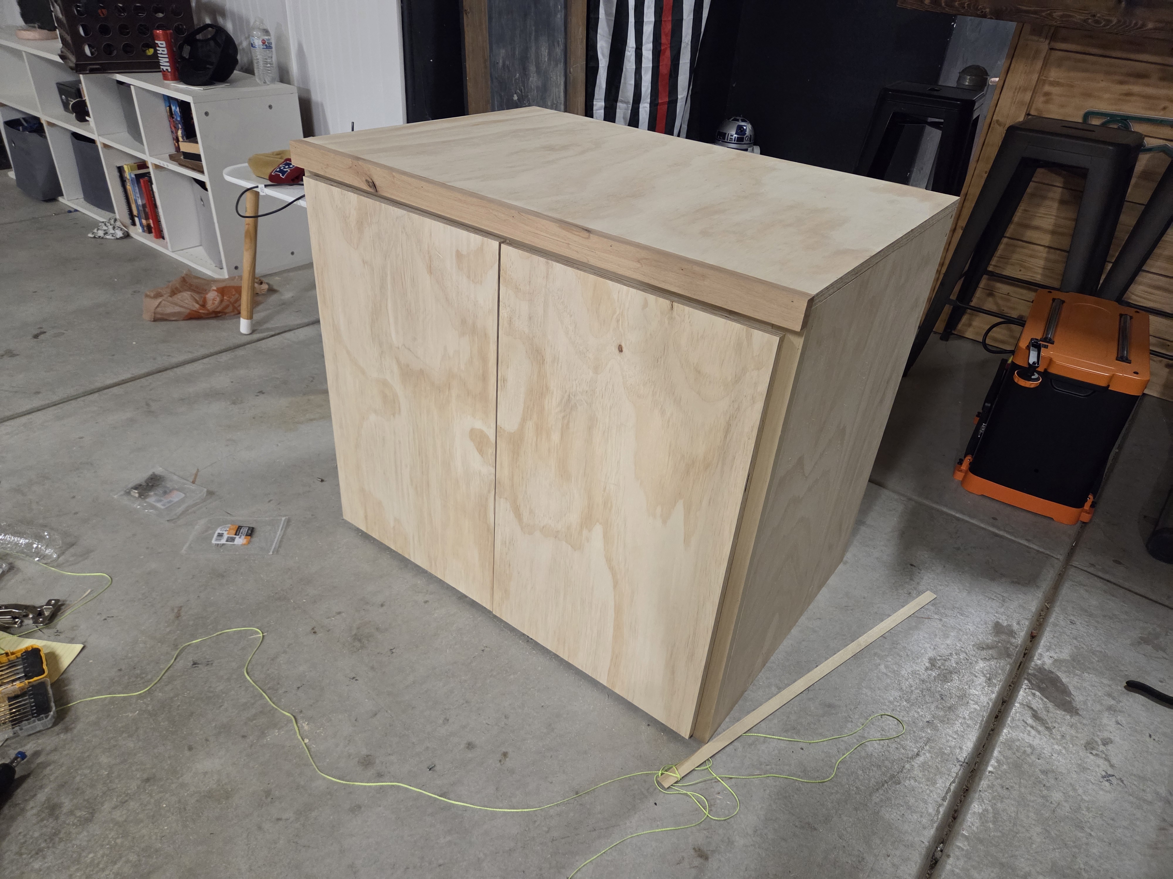 Single cabinet